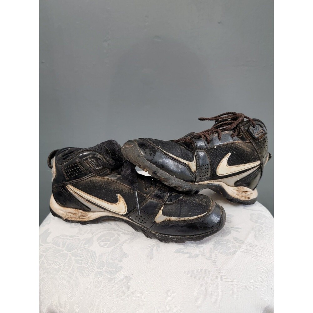 Nike Cleats Size 2.5 Youth